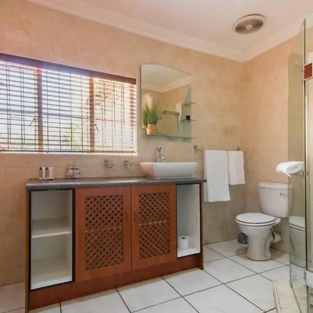 Beautiful And Modern Apartment Close To Menlyn Pretoria Exterior photo