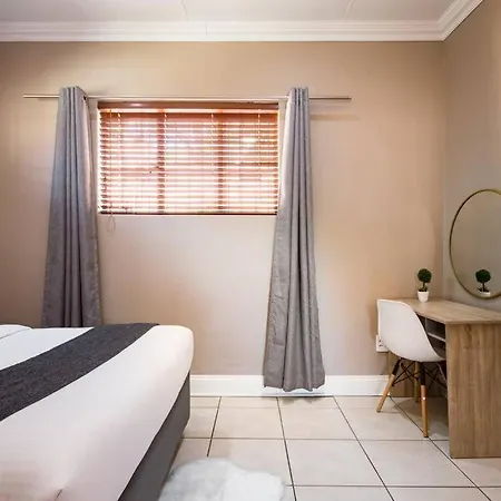 Beautiful And Modern Apartment Close To Menlyn Pretoria Exterior photo