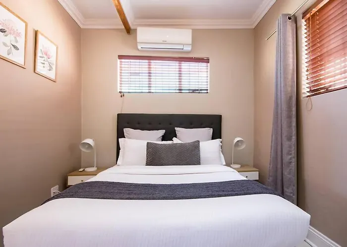 Beautiful And Modern Apartment Close To Menlyn