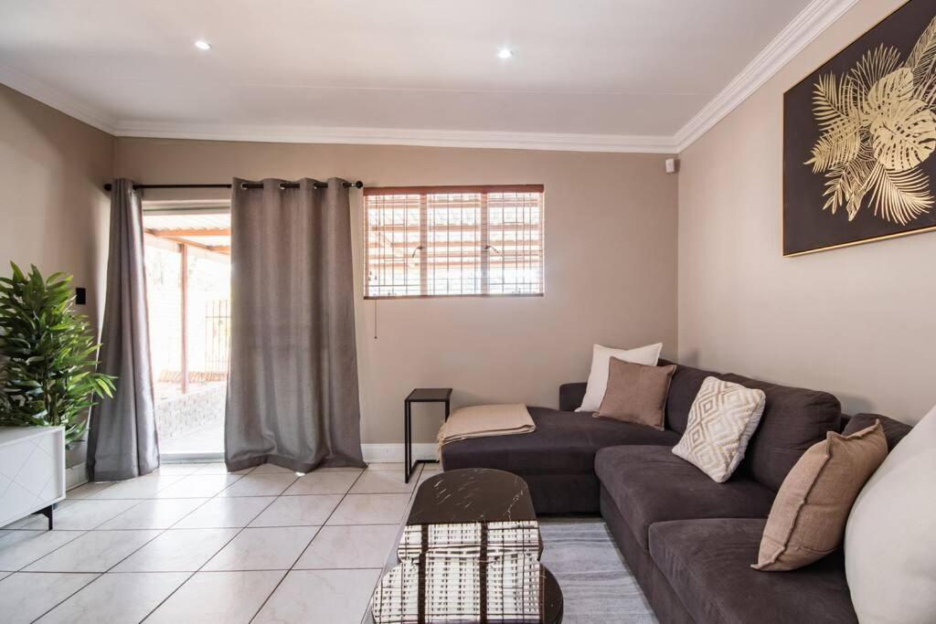 Beautiful And Modern Close To Menlyn Pretoria