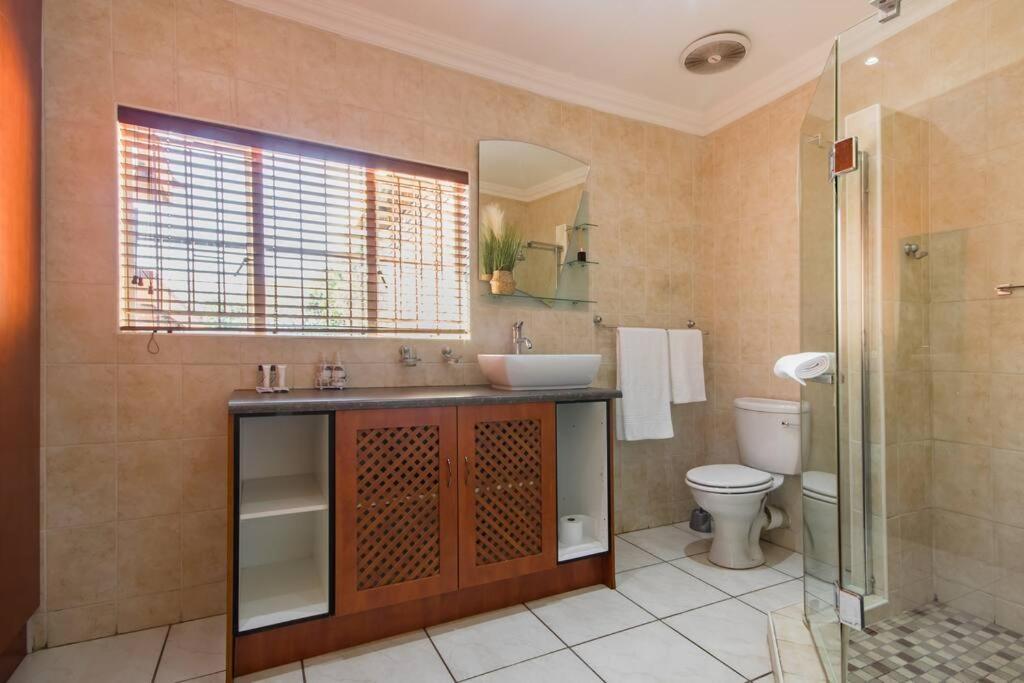 Apartment Beautiful And Modern Close To Menlyn